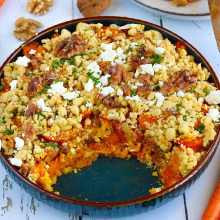 Crumble salé aux légumes d'hiver, un plat réconfortant et savoureux.