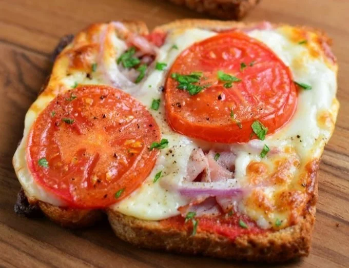 Recettes saines et délicieuses présentées par Clotilde B.S. dans sa cuisine.