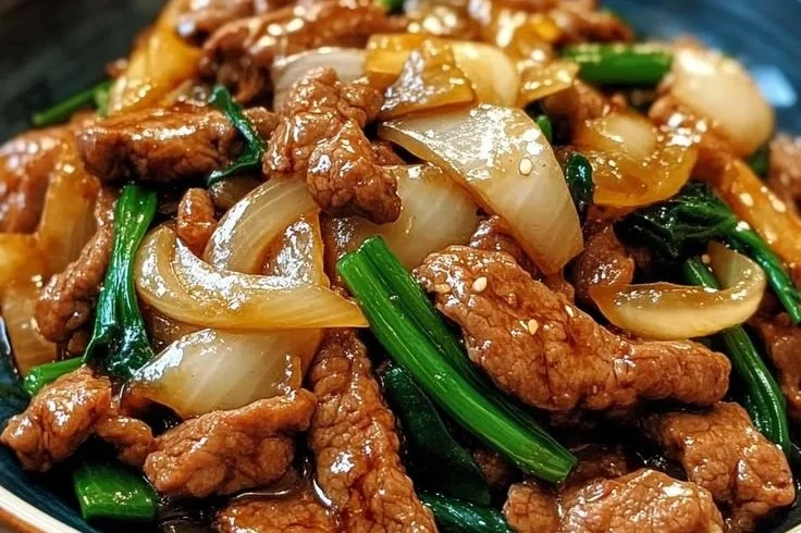 Sauté de bœuf et d'oignons chinois, un plat savoureux et rapide